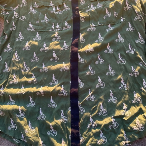 Anthropology Maeve Green Bicycle Pattern Button Down Shirt Size 12 - Picture 2 of 9